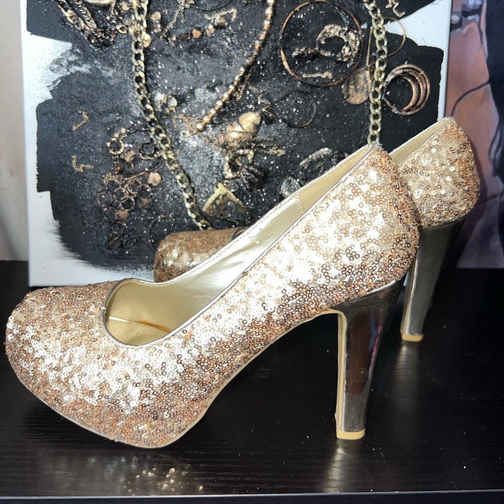 Sequin gold pumps size 12